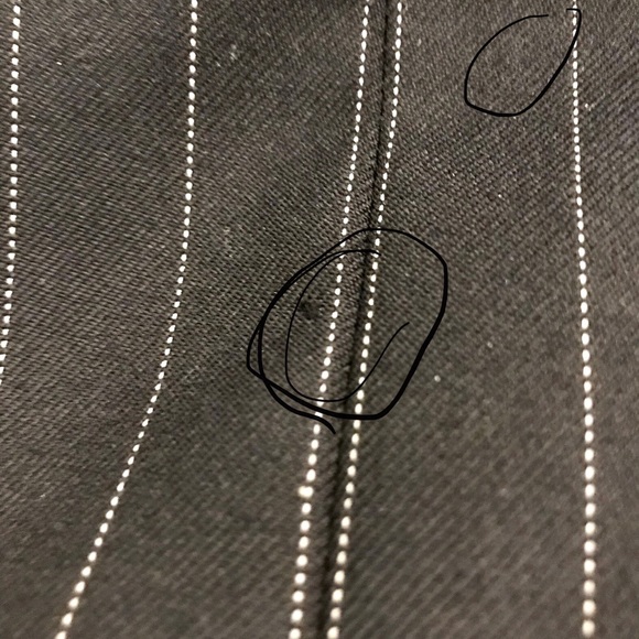 CHANEL :NAVY PINSTRIPE CHANEL BOUTIQUE JACKET - Picture 4 of 8